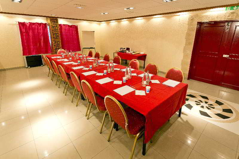 Отель Ibis Styles Paris Hippodrome De Vincennes Жуанвиль Экстерьер фото