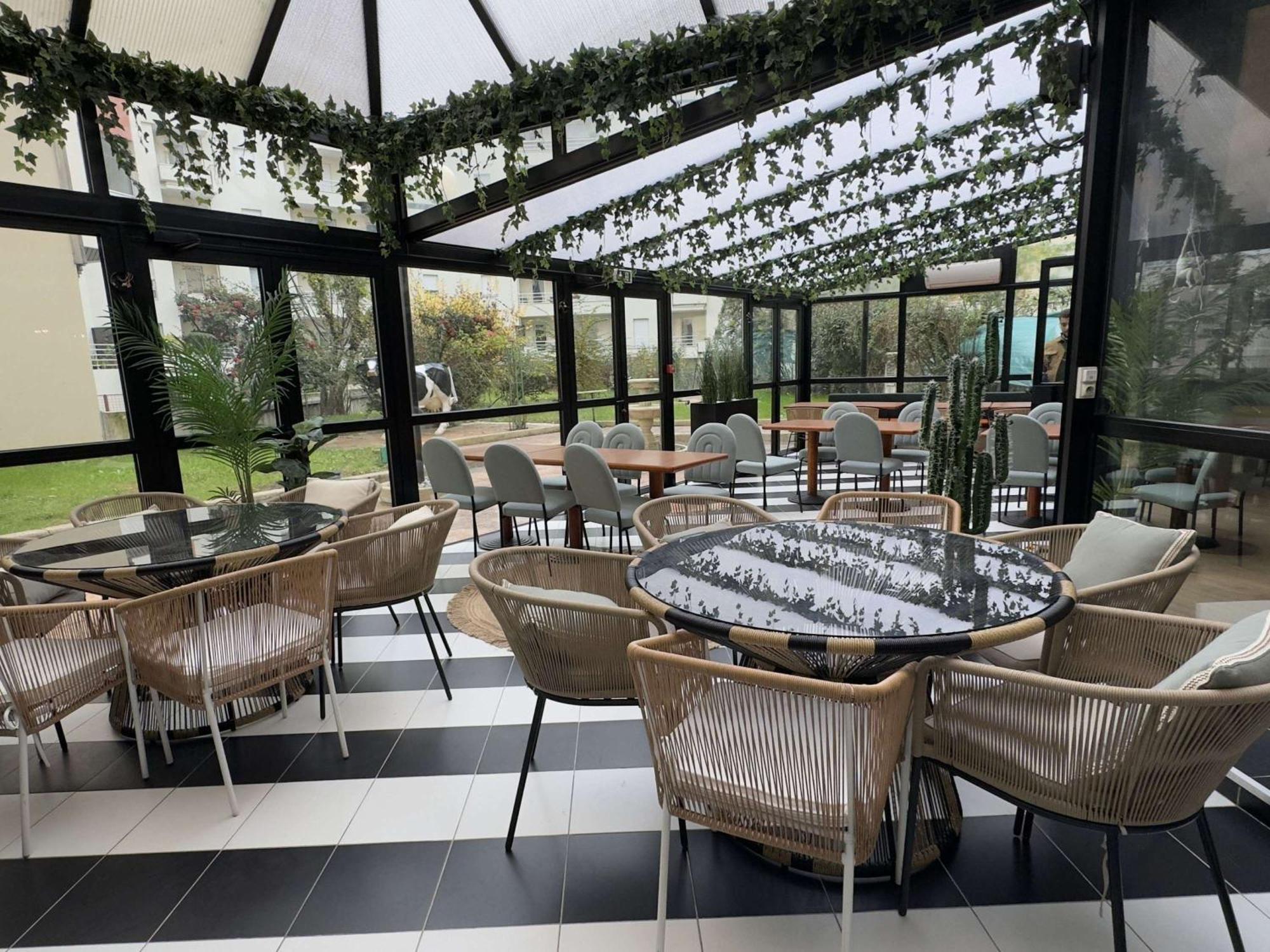 Отель Ibis Styles Paris Hippodrome De Vincennes Жуанвиль Экстерьер фото