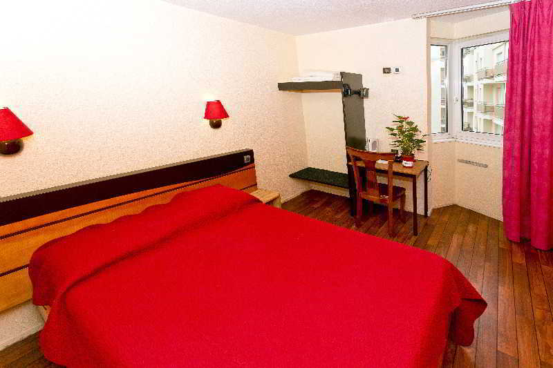 Отель Ibis Styles Paris Hippodrome De Vincennes Жуанвиль Экстерьер фото